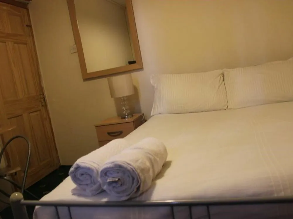 Whitechapel Rooms 0*, London United Kingdom